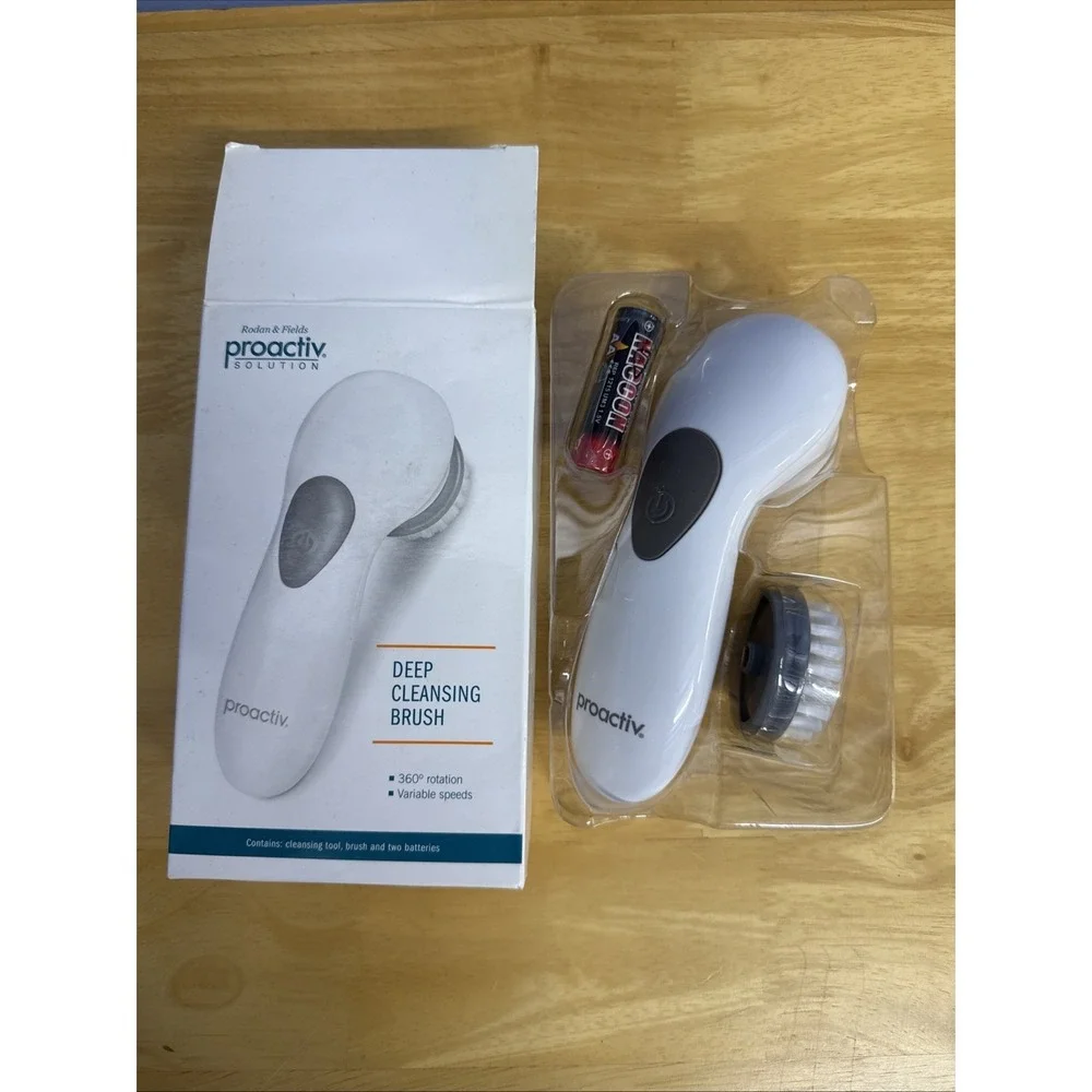 Proactiv Deep Cleansing Brush 360‎ Degree Facial Exfoliating Tool - New in box